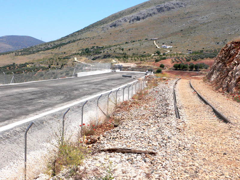 Atajea AVE a ferrocarril antigua.jpg