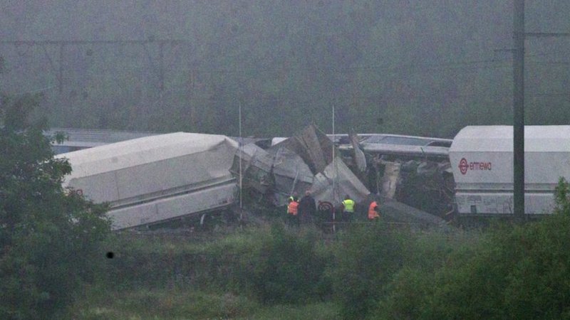 Belgium_Train_Collision-4e8f1_20160606074411-kpqE-U402313543258w0-992x558@LaVanguardia-Web.jpg