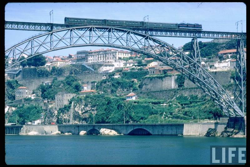 2500 Porto (ponte Maria Pia) 1970-07.jpg