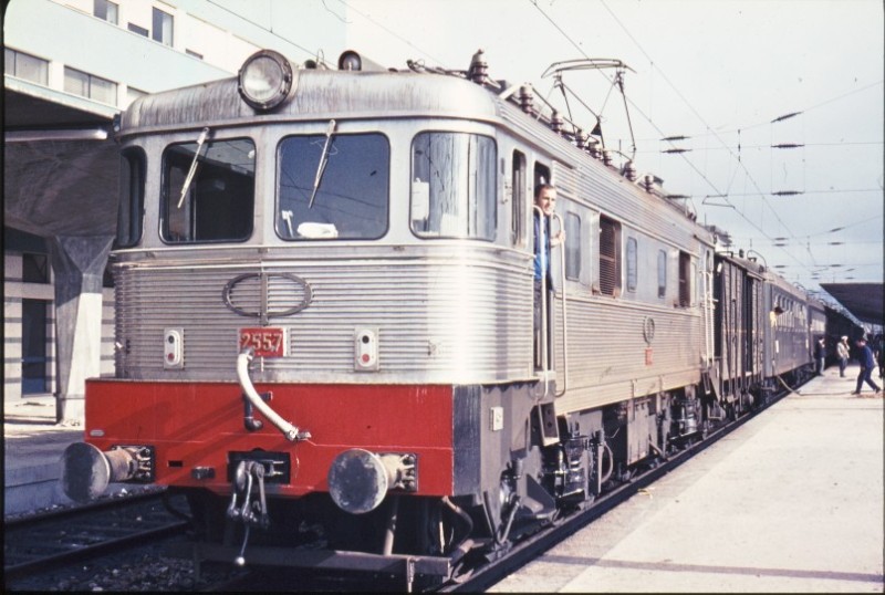 2557 Porto Campanhã 1968.jpg