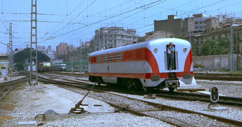 352-008 V. de la Soledad. maniobrando en Valencia 1980s (2).jpg