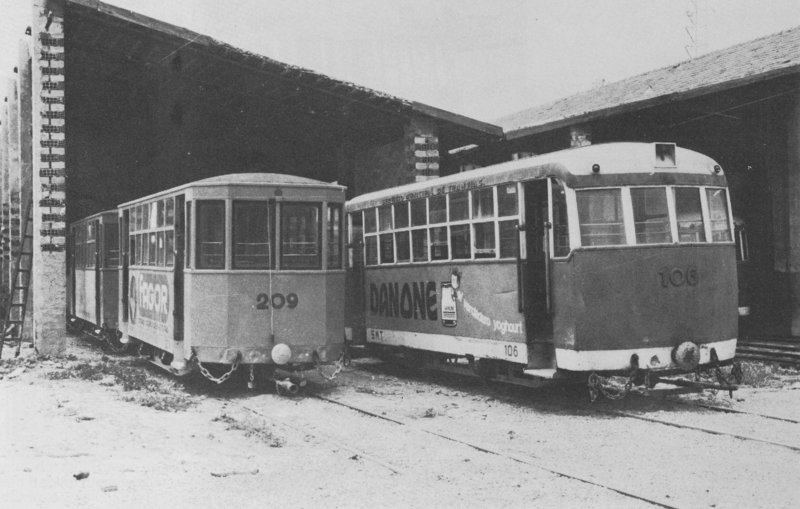 El 209 y el 106 en cocheras. 1965.jpg