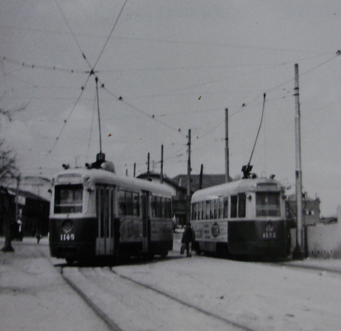 El 1122 y el 1145 (maniobrando) en Fuencarral. 1963-4.png