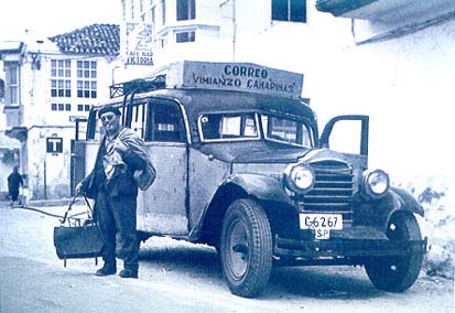 coche de correos antiguo.jpg