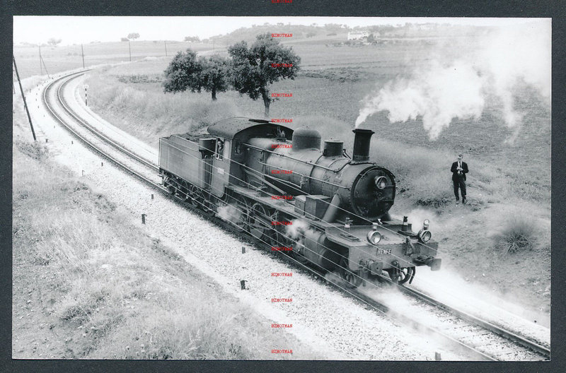 RQ22 SPAIN RENFE steam locomotive 140.2007 at Salinas 9-6-66.jpg