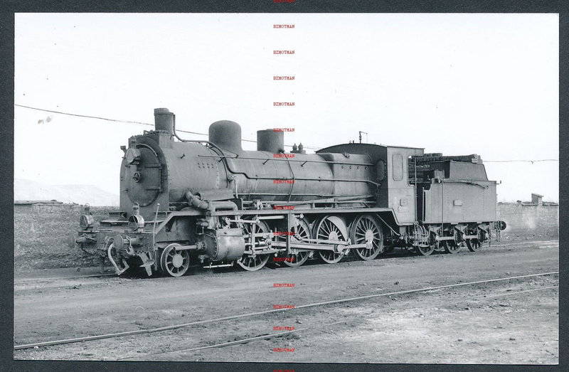 RQ23 SPAIN RENFE steam locomotive 140.2445 at Venta de Banos 16-5-65 Norte 4890.jpg