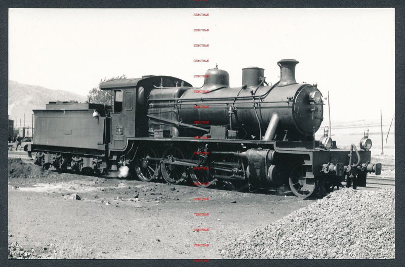 RQ33 SPAIN RENFE steam locomotive 140.2041 at Moreda 26-5-63 ex And. 488.jpg