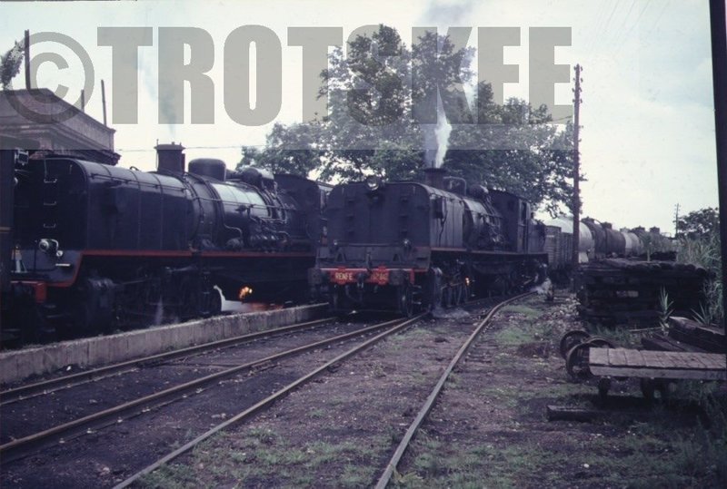 35mm Slide RENFE Spanish Railways Steam Loco 282F 0421 Picamoixons 1968 Original.jpg