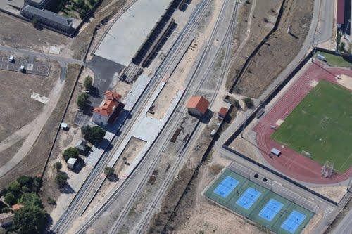 vista-aerea-de-la-estacion-de-ferrocarril-de-aranda-de-duero-_57996285 (1).jpg
