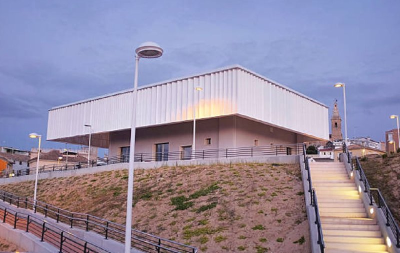 Nueva Albaida acceso a andenes.jpg