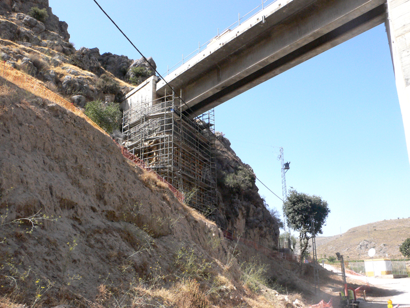 Viaducto oeste de Loja 1.JPG