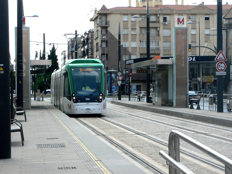 Granada metro sin servicio 1.jpg