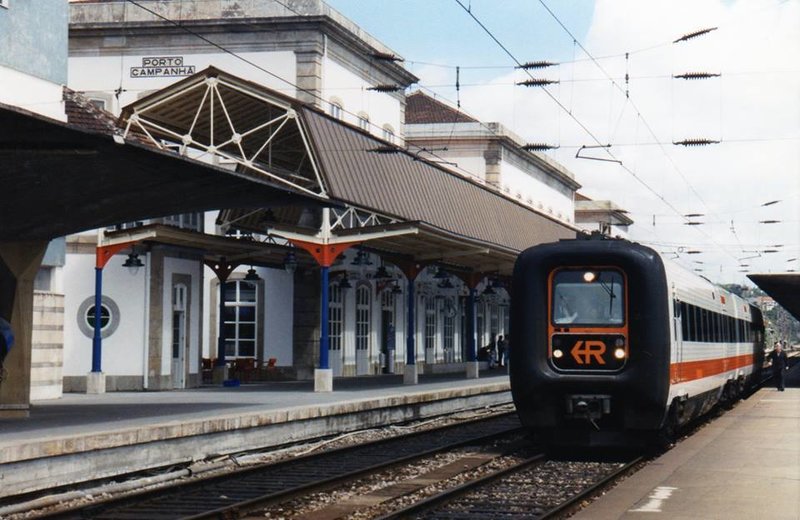 Renfe 594 Porto Campanhã 05-07-1999.jpg