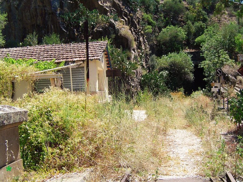 Antigua caseta Guardia Civil Vega Terrón II.jpg