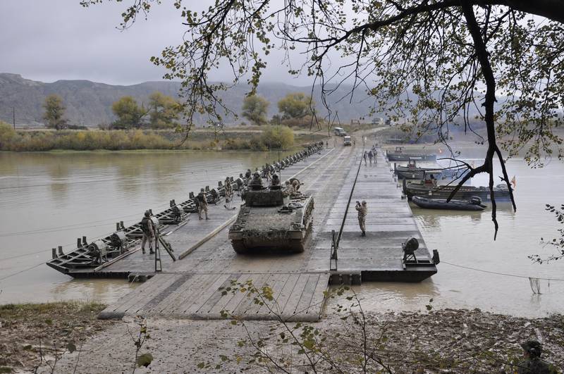 la Extremadura cruza el Ebro por Sobradiel..jpg