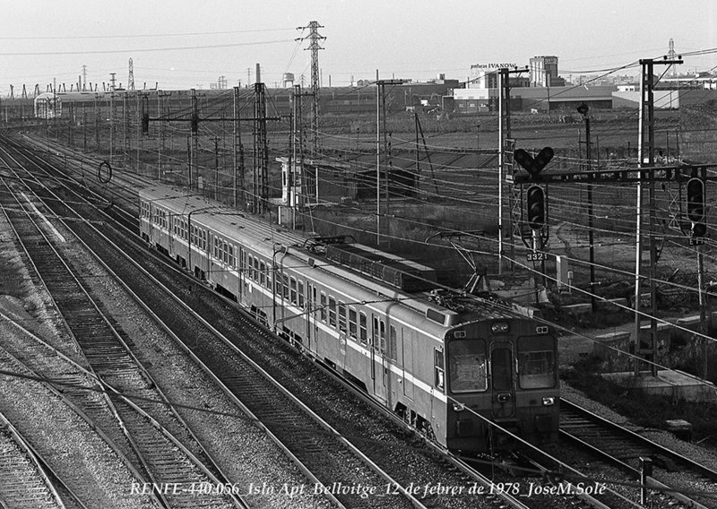 RENFE-440.056_Isla Apt_Bellvitge_12febrer1978_JoseM.Solé.jpg