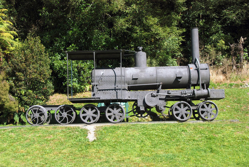 the-magnificent-davidson-bush-locomotive-built-in-nearby-hokitika-by-g-d-davidson-the-25th-of-26-locomotives-built-between-1907-and-1925.jpg