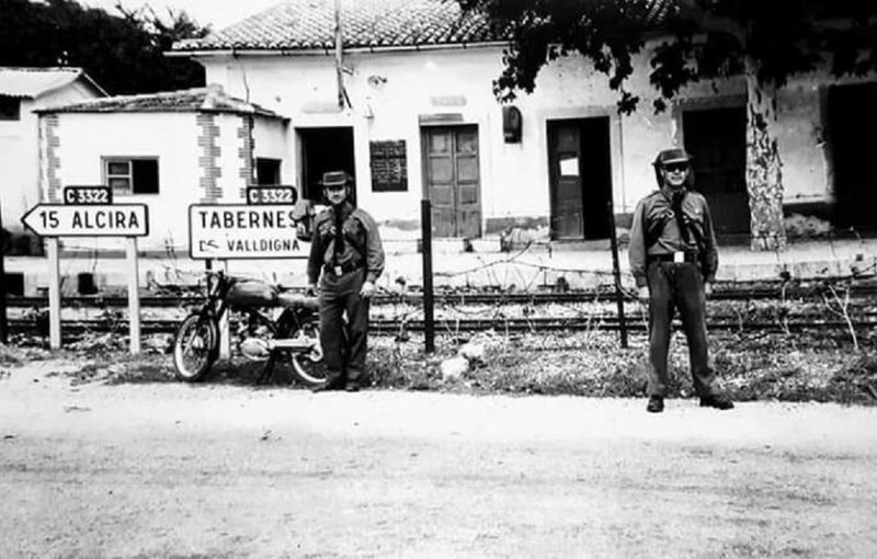 Estación de Benifairó de la Valldigna II. publicada por Benet Peris..jpg