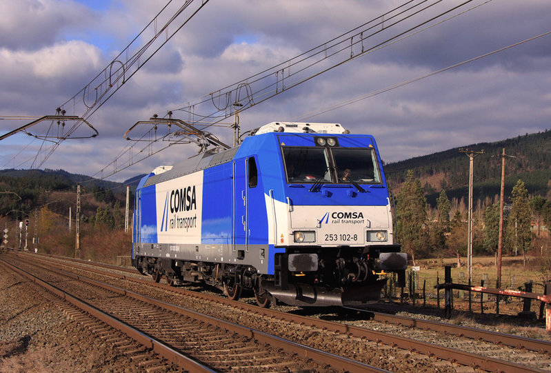 Renfe 253 Comsa 1.JPG