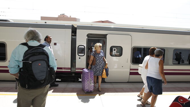 septiembre-Almeria-Talgo-VI-acumulado_1361274707_100947043_667x375.jpg