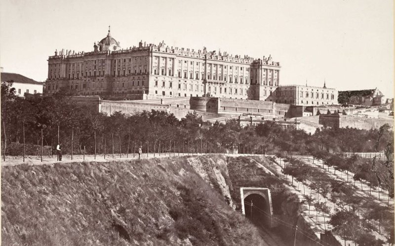 Salida túnel Palacio Real.jpg