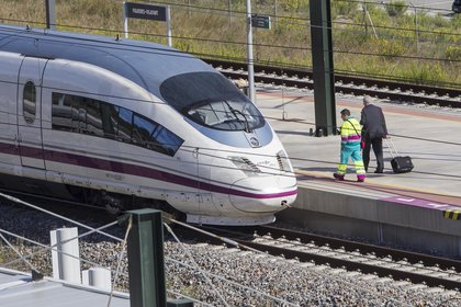 tren-del-ave-estacion-figueres-vilafant-1571118020637.jpg