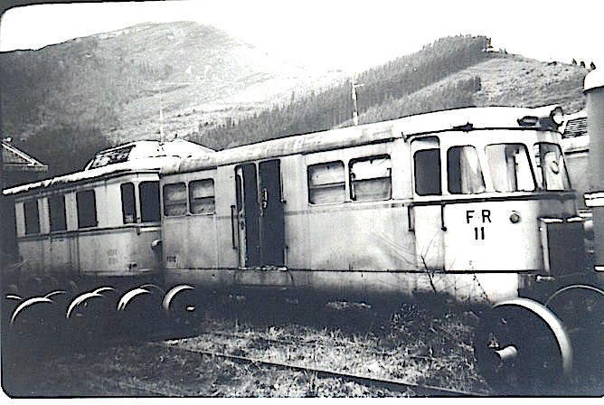 Automotor-ex-VAY-nº-11-en-la-Robla-feberro-de-1978-foto-Javier-Fernández-López-668x448.jpg