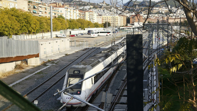 tren-convencional-origen-Almeria-Granada_1433266664_116123735_1200x675.jpg