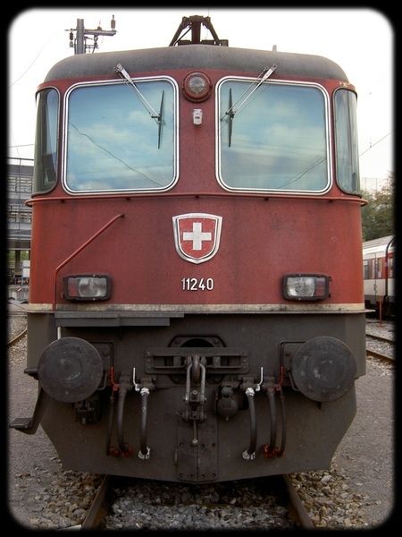 010} Re 11240.jpg