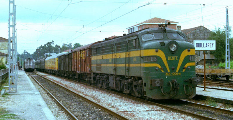 800px-318006_omnibus_RENFE_-_Guillarei_-_1977-07-28_-_Werner_Hardmeier.jpg