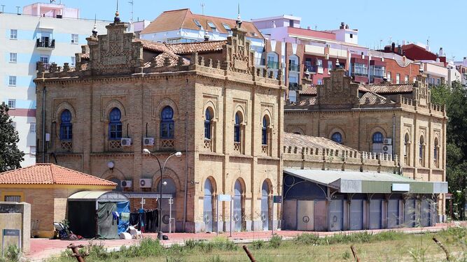 Ropa-tendida-posterior-estacion-Huelva_1465963953_121597725_667x375.jpg