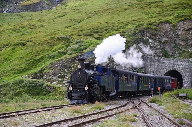 Tren-Furka-2-Foto-My-Switzerland.jpeg