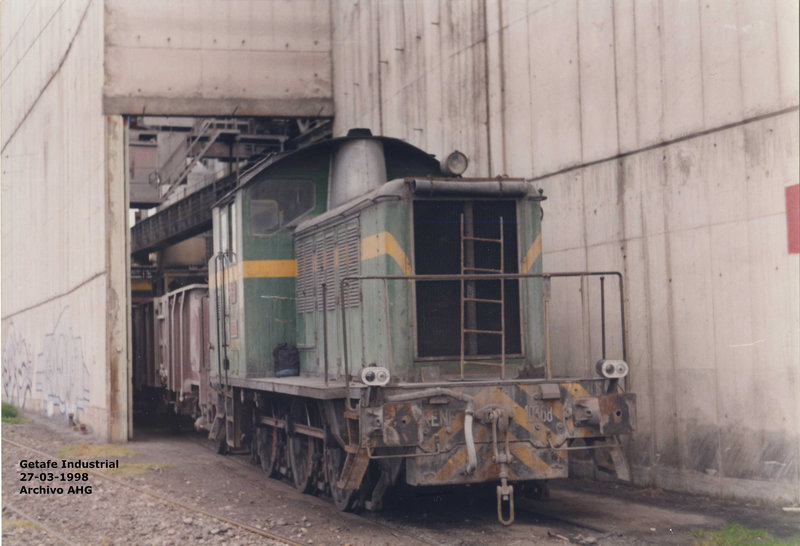 Getafe Industrial-Tractor de Corrugados Getafe ex RENFE 10368-Foto uno-27-03-98.jpg