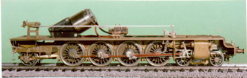 241-2001 bastidor locomotora 01.jpg