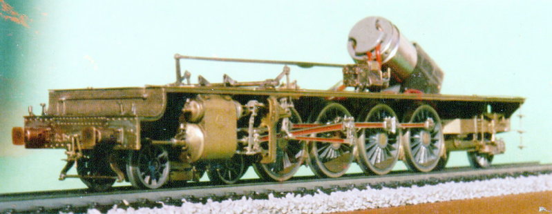 241-2001 bastidor locomotora 05.jpg