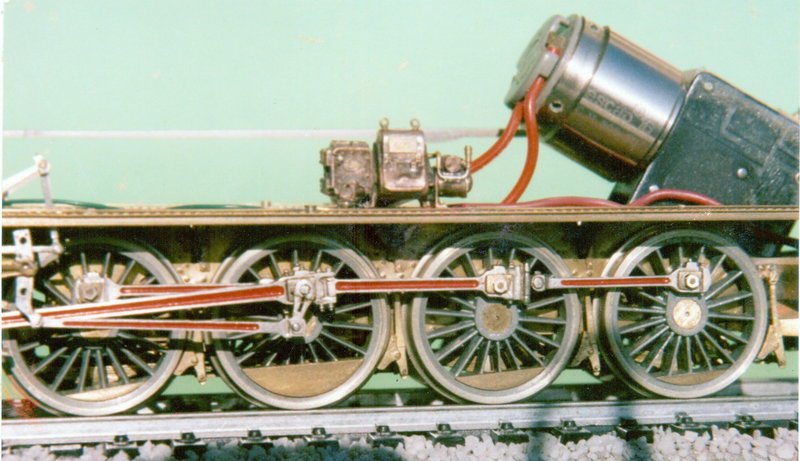 241-2001 bastidor locomotora 07.jpg