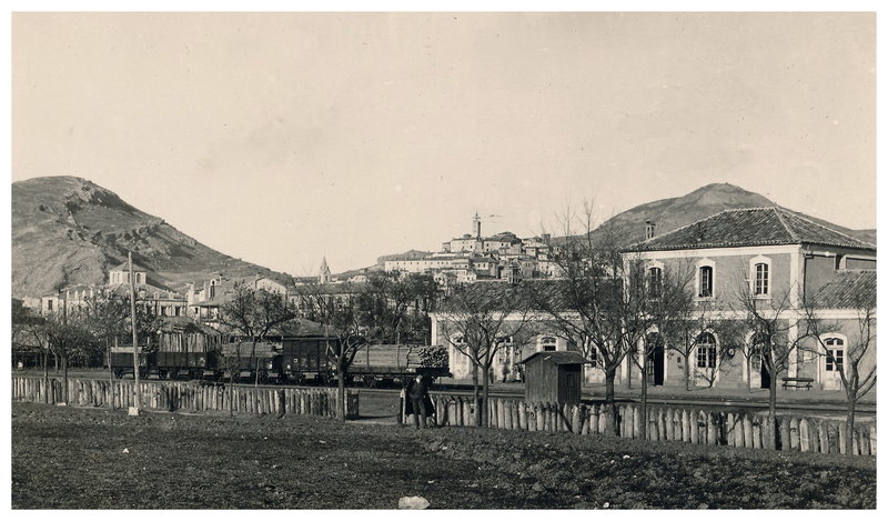 Cuenca-Estación hacia 1900_Cuenca en el recuerdo-Twitter del 12-05-2020.jpg