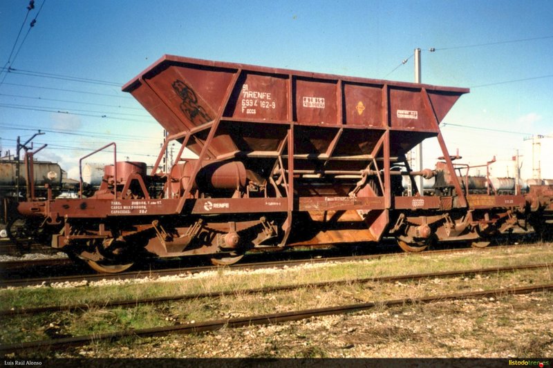 RENFE Tolva TT1 rojo óxido.jpg