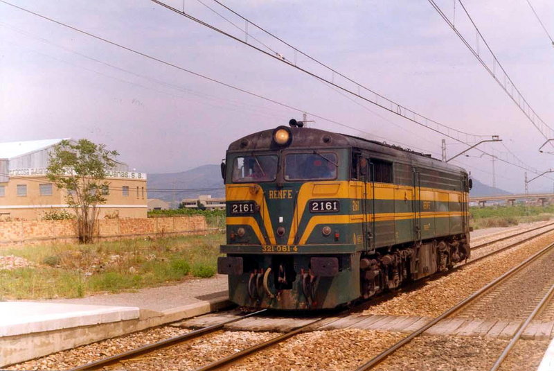 321-061 aislada Sagunto-Valencia. El Puig, 12,42h. 15-05-1995..jpg