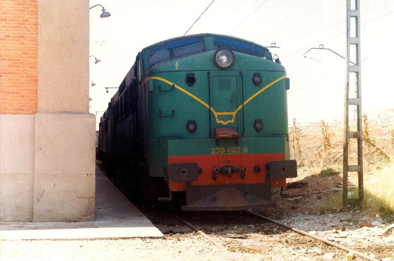 0123-NT 278-028 apartada para desguace. Depósito de Alcázar. 17-08-1992..JPG