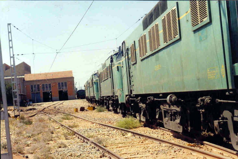 0128-N 278 esperando el desguace. Depósito de Alcázar, 17-08-1992..JPG