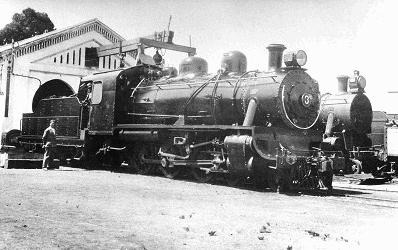 Locomotora ferrocarril Ceuta-Tetuán.JPG