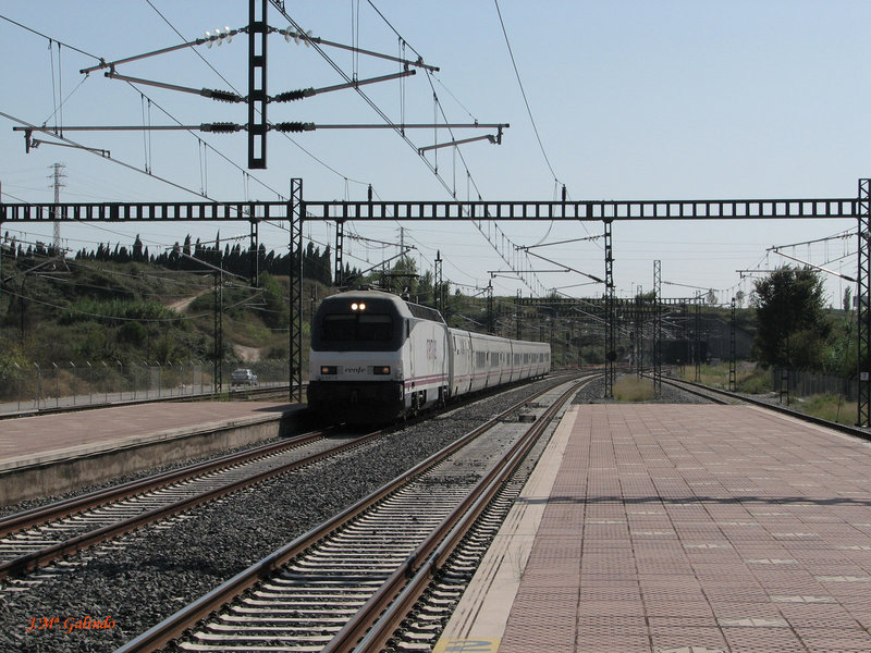 TALGO 00460 6B9 Cerdanyola UAB-2011-08-19-IMG_8499.jpg