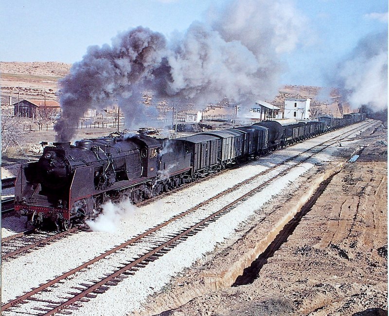 RENFE 240-2685 Samper de Calanda 1972.jpg