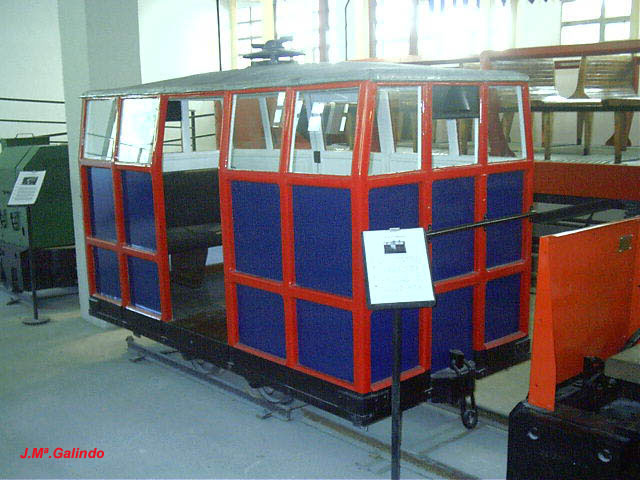 CEG Coche RUBIA_MUSEO CASTELLAR_2003-05.jpg