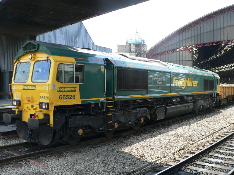 Freightliner-66526-03.jpg