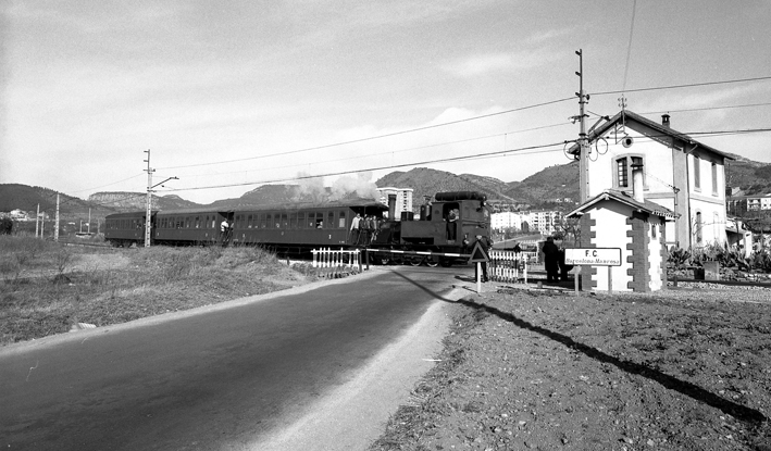 FGC Olesa 20.12.1981 Photo Josep Miquel i Solé.jpg