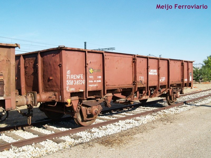 Vagón X1 en Fuencarral.JPG