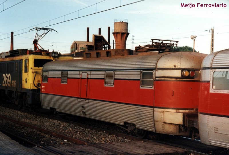 Coche Talgo manso, Medina del Campo 19.03.99.jpg
