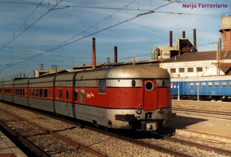 Coche extremo Talgo III, Medina del Campo 19.03.99.jpg
